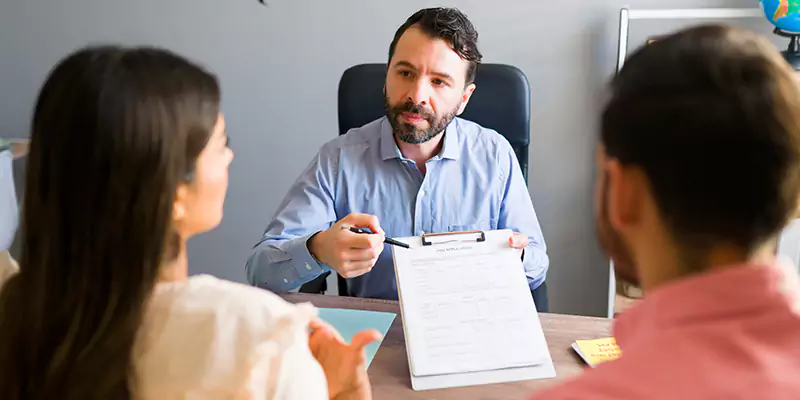 Why Choose Us as Your L1 Visa Lawyer in Colombia